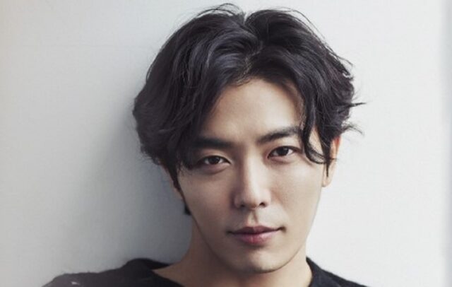 김재욱